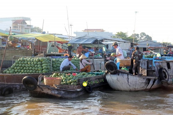 Cho-noi-cai-rang-co-gi-mekonglifetour.com-banduahau