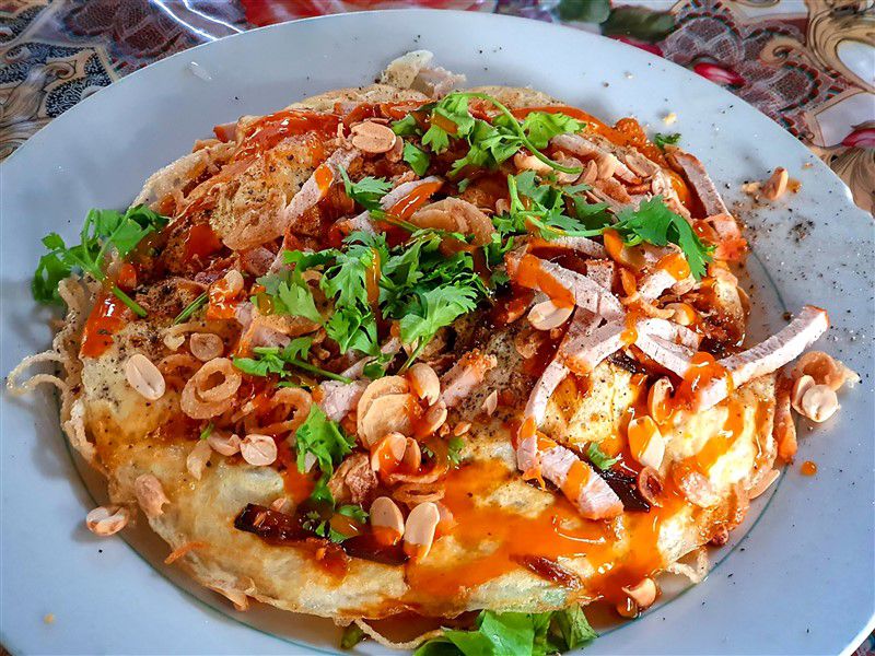 Mekonglifetour-Pizza-Hu-tieu-1