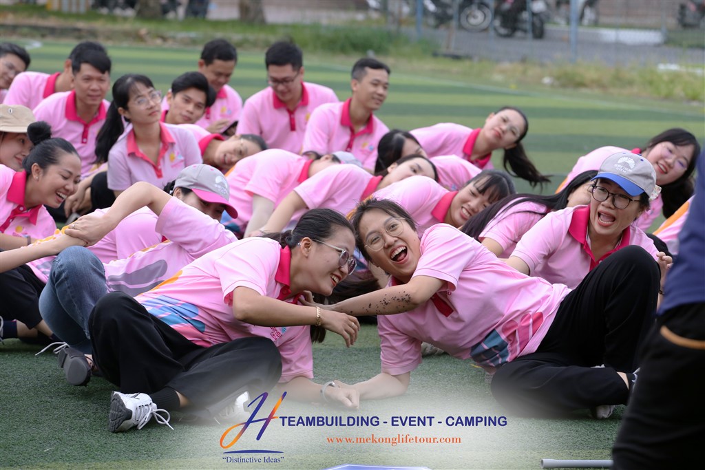 Team-Building-Gan-ket-de-buc-pha-mekonglifetour-6