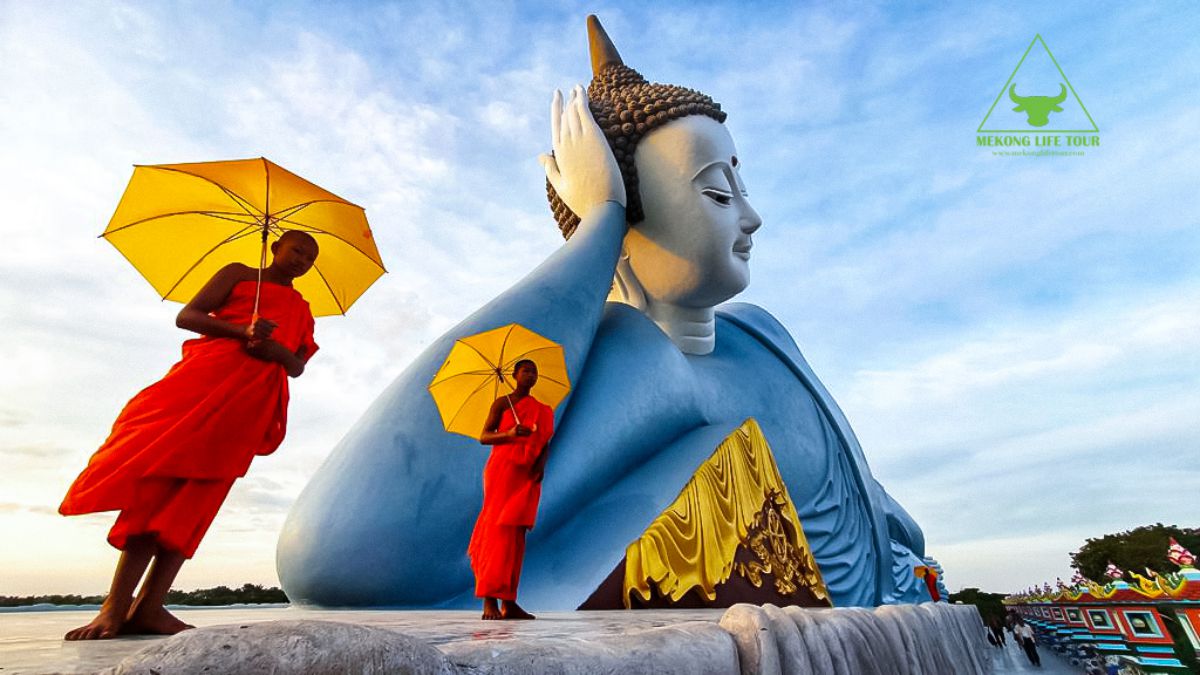 Du-lich-mien-tay-Chua-Somrong-mekonglifetour-1